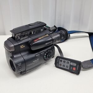 Sony Handycam CCD-TR31 8mm Video 8 Camcorder *For Parts Or Repair!*